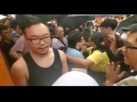 904 暴徒唔比市民影相, 但暴徒就可以影人相, 仲大叫不要讓她有報警的機會, 狂扯市民不給她離開, 仲要將汽水潑向市民!