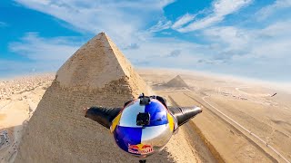 Wingsuit Flying Super Close To The Pyramids Of Giza Resimi