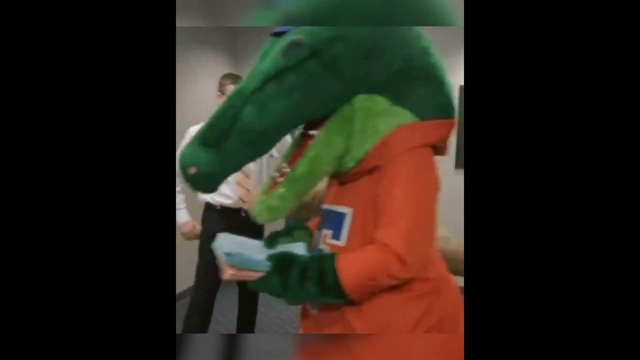 Рекламный ролик Стива Ирвина «This Is SportsCenter» — классика 🤣 