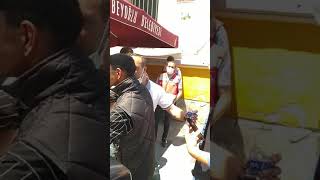 HİKO BABA sivil polise elinin tersiyle vuruyor 😱