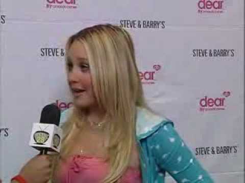 Amanda Bynes - At the New Park Mall - Ohlone Colle...