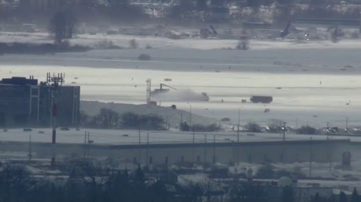 Video shows site of plane crash at Toronto airport