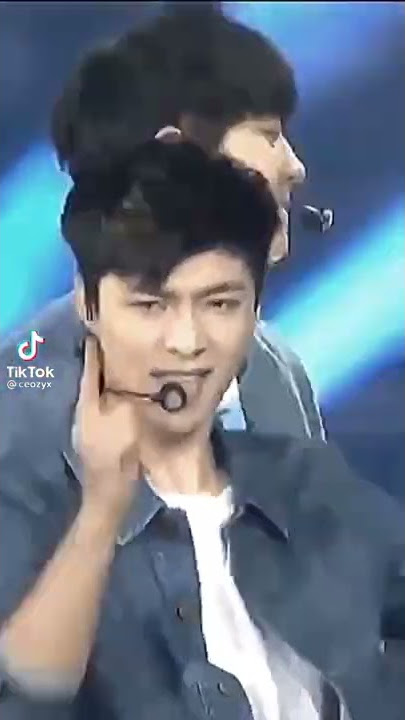 when EXO lay falling down 😞