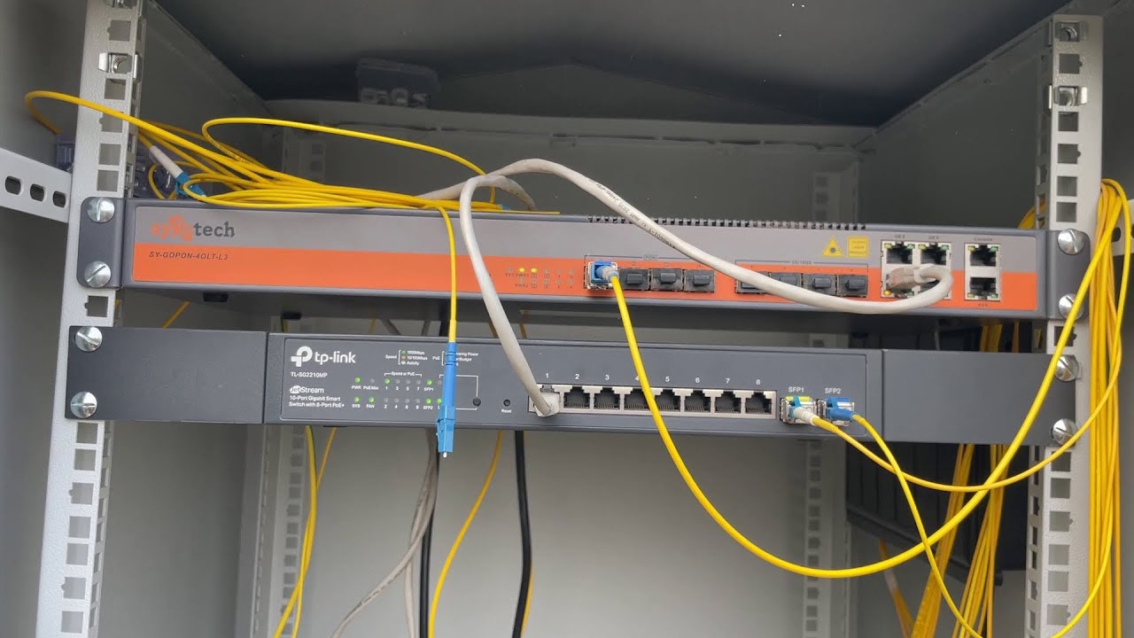 Transmitting Bandwidth upto 8.6km wirelessly YouTube