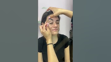 Brow waxing♥️🔥 #browgoals #eyebrow #beauty #brows #esthetician #browshaping #definedbrows #browwax