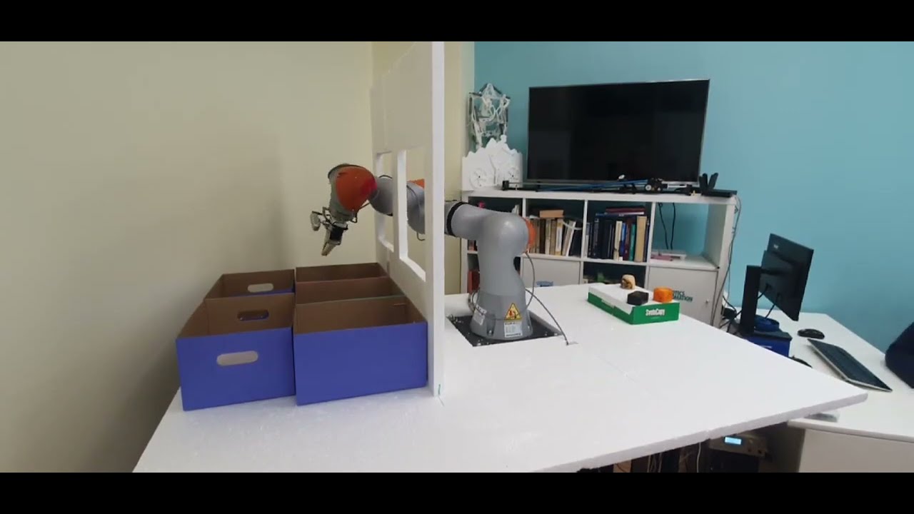 Adaptive sorting cell with redundant manipulator - YouTube