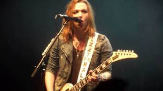 Halestorm - Amen (live in Cardiff, Mar '15)