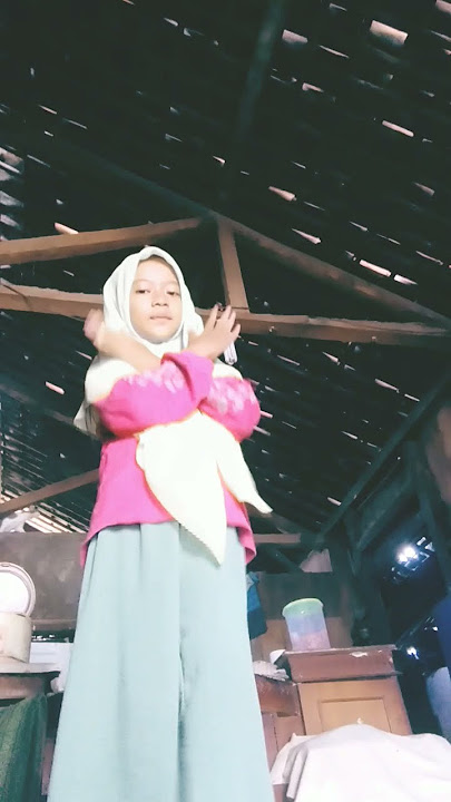 Download lagu hujan samarkan deras nya tutup air mata temani kecewa ku yang telah lama