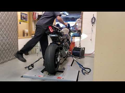 Yamaha R1 test