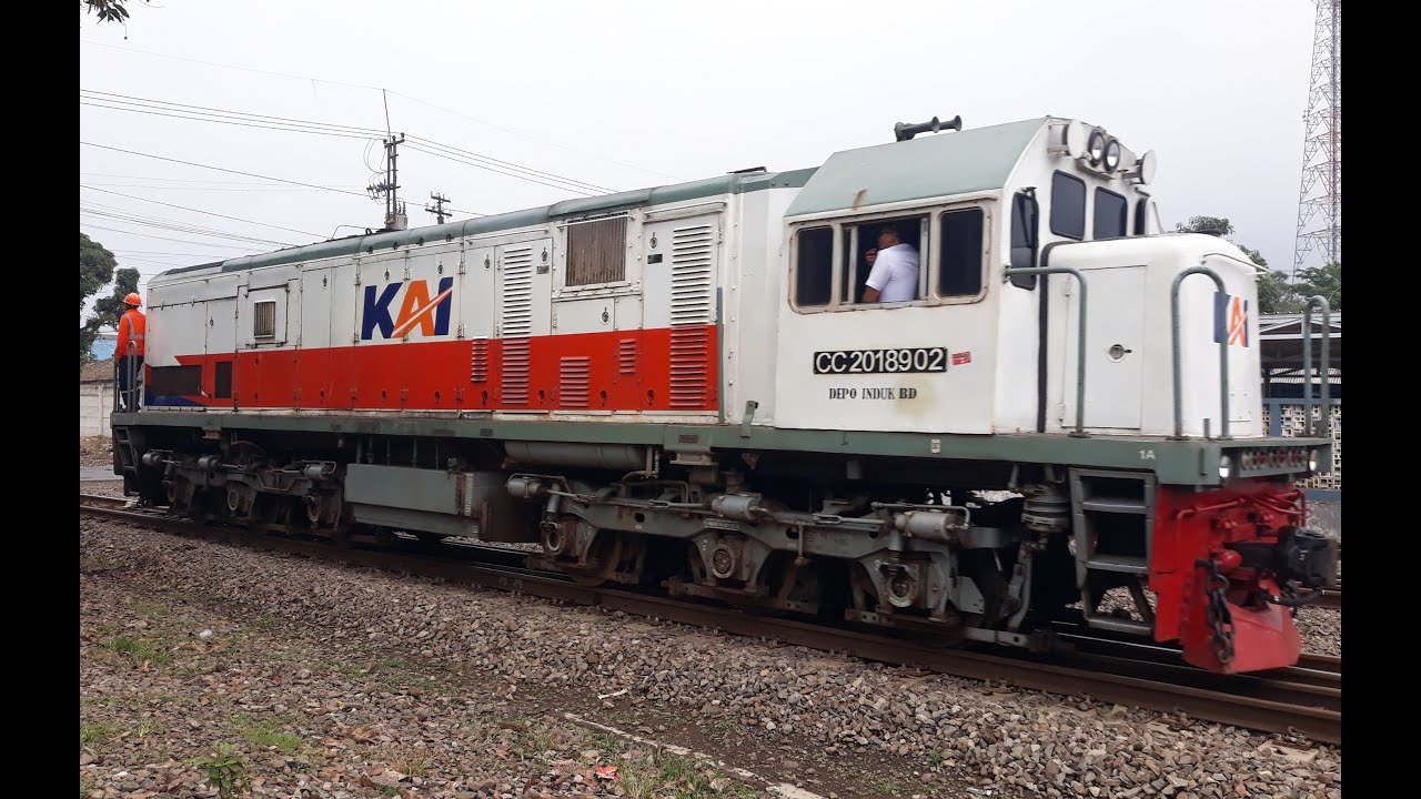 Kereta api lodaya & Bandung raya CC 201 89 02 BD ex CPN