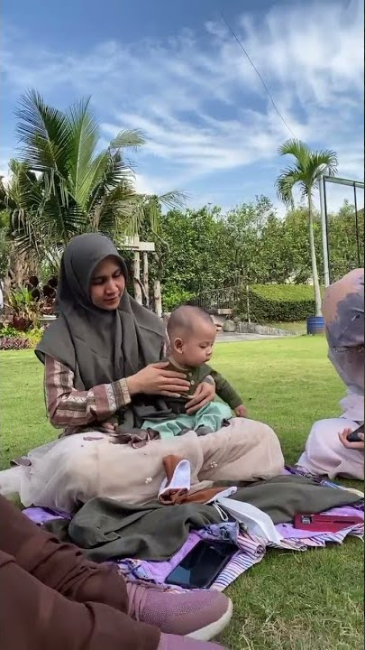 Bacaan Qur'an ning Sheila hasina saat liburan bersama keluarga