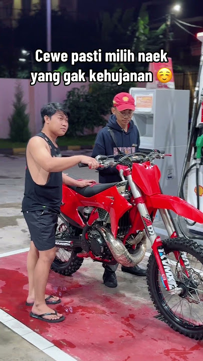 agus kotak naik motor 2 tak #aguskotak  #egaalfariz #katakata #pom #mobil#shorts