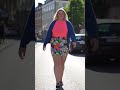 Stilfull Kvinne Går Trygt I Bygatene I Norge NorgeStil NorgeVlogg Stilfull Kvinne Går Trygt I Bygatene I Norge NorgeStil NorgeVlogg