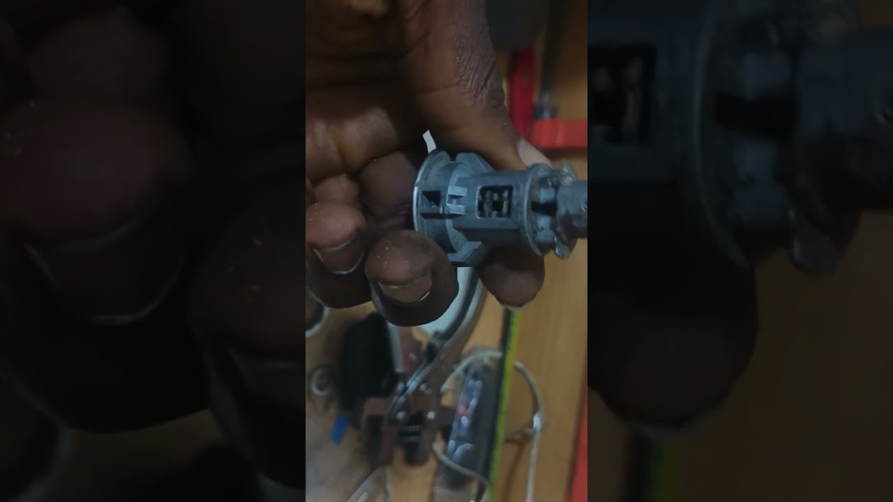 where Mitsubishi key cutting code is located 