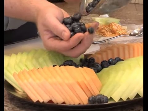 Video: How To Decorate And Serve A Watermelon Beautifully