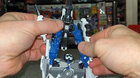 How to transform Transformers movie 2007 deluxe class Autobot long arm video.