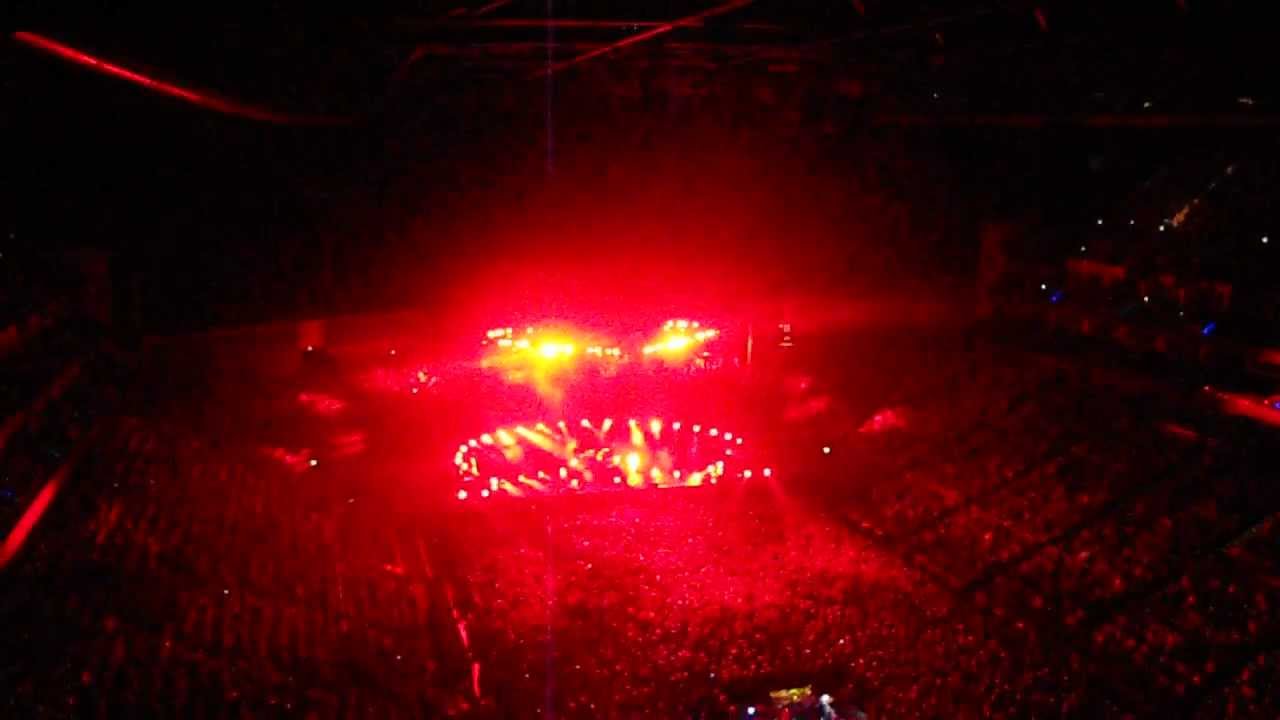 Muse - Unsustainable. The O2 Arena, London. 27th October 2012. - YouTube