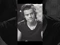 Harry Styles biting his lip @harrys_smile28