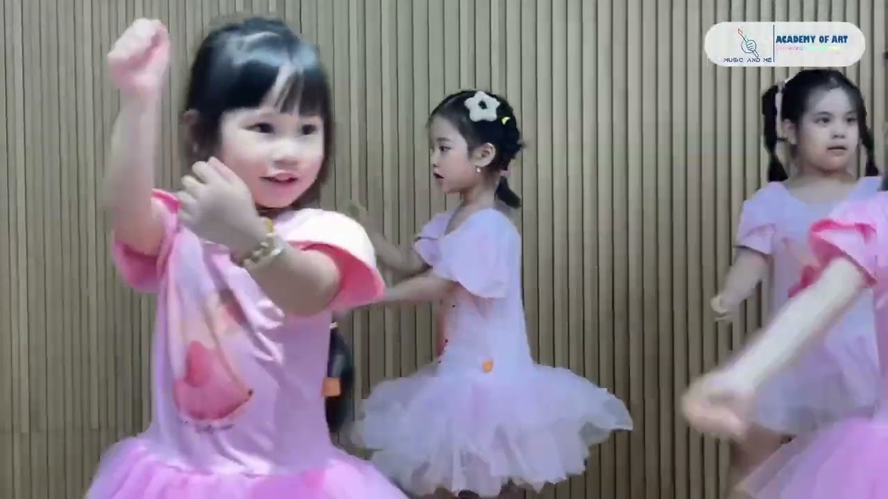 Nấu ăn cho em & Đi giữa trời rực rỡ || Ballet And Me