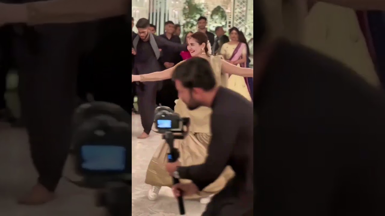 Hania Amir Wedding Dance: A Stunning Performance |#haniaamir #trendingshorts #viraldance