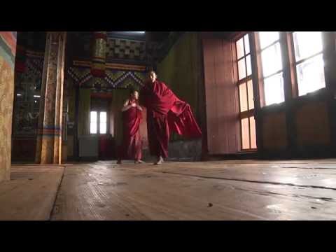 Video: Was sind einige wichtige religiöse Bräuche in Bhutan?