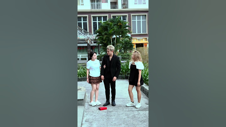Pick it up yourself girl [DUCHA TRINH] #DuchaTrinh #viral #kindness #respect #trending