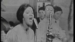 Nancy Holloway  "Be Bop A Lula" - Archive vidéo INA chords