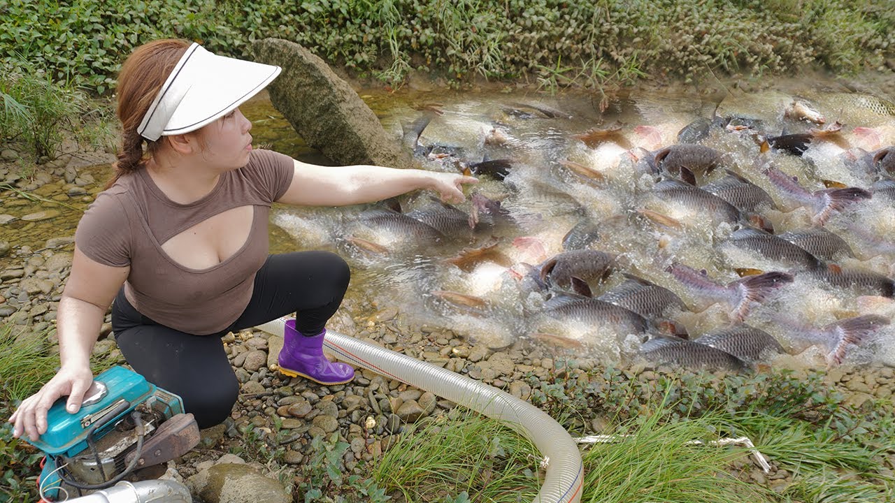 Best fishing video | The girl caught a lot of fish in the wild shallow ...