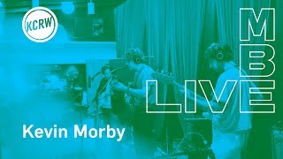 Kevin Morby performing \