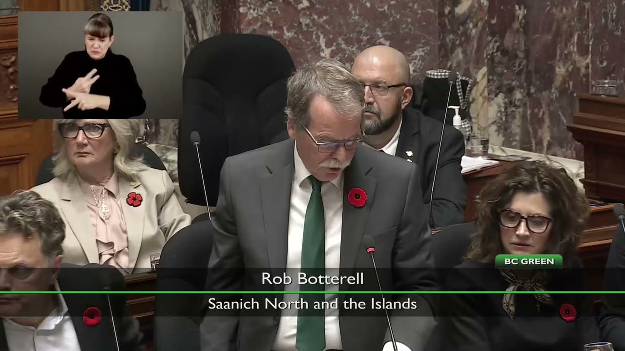 28 октября 2025 г. — Депутат Законодательного собрания Боттерелл задаёт министру жилищного строит...