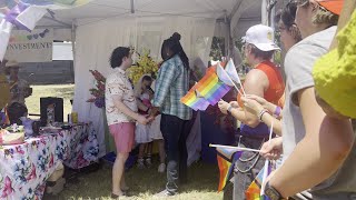 Couple renews vows at Austin Pride Festival