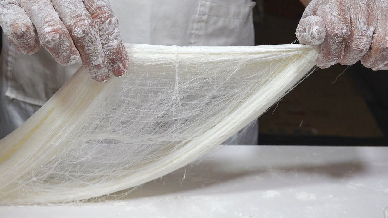 Taiwanese Street Food - Dragon's Beard Candy by Hand