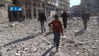 شام مشاهد للدمار جراء قصف الطيران الحربي على مدينة دوما بريف دمشق 4 1 2015