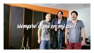 Video thumbnail of "Pedro Suárez-Vértiz La Banda - Siempre aquí en mi piel (Video Lyric)"