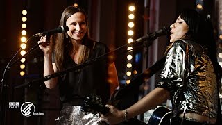 Video thumbnail of "KT Tunstall & Julie Fowlis - State Trooper (The Quay Sessions)"