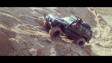 Axial SCX10.2 Jeep Cherokee 4.0 with Trailer in Sandy Shore....