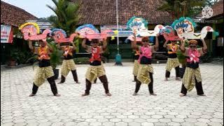 Tari Jaranan dari Pangkalan SDN 1 Banjarsari Kulon yg dibawakan oleh Barung Merah Putra.