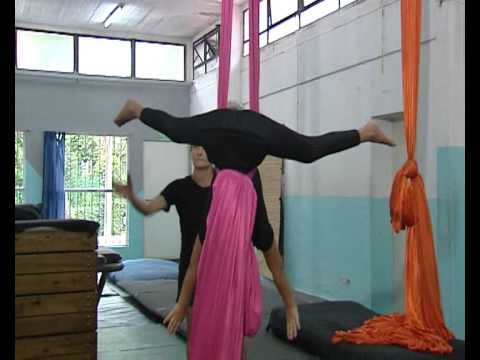 Caja rodante: Cómo se hace: Acrobacia en tela