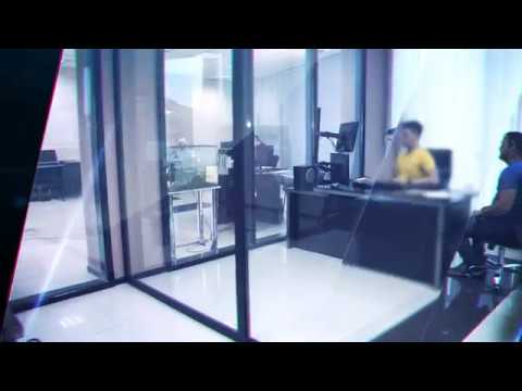 ახალი, თანამედროვე ოფისი და ტრეიდერების ვაკანსია.