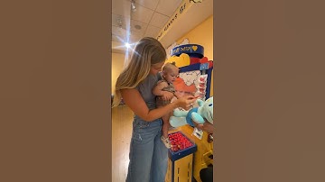 Taking her to Build a Bear for the first time! #dellavlogs