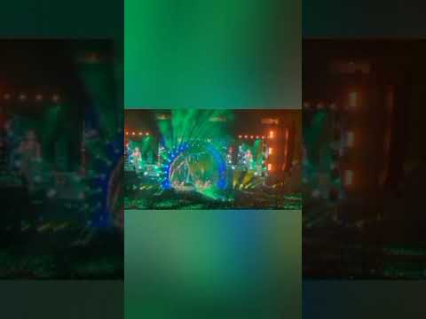 74000 acompañan en Sevilla al cantante Manu Carrasco en el inicio de su “Tour Salvaje”