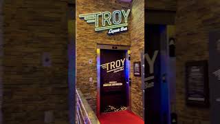 Troy at Golden Nugget is the BEST spot on #fremontstreetlasvegas #vegas #shortsvideo #vegasbaby