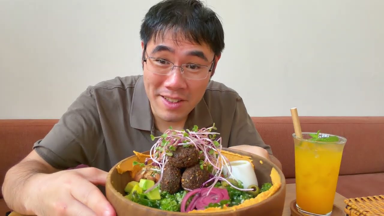 Мне ужасно хотелось этого! Фалафель по-средиземноморски в Сайгоне.