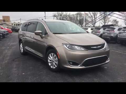 2018 chrysler pacifica molten silver