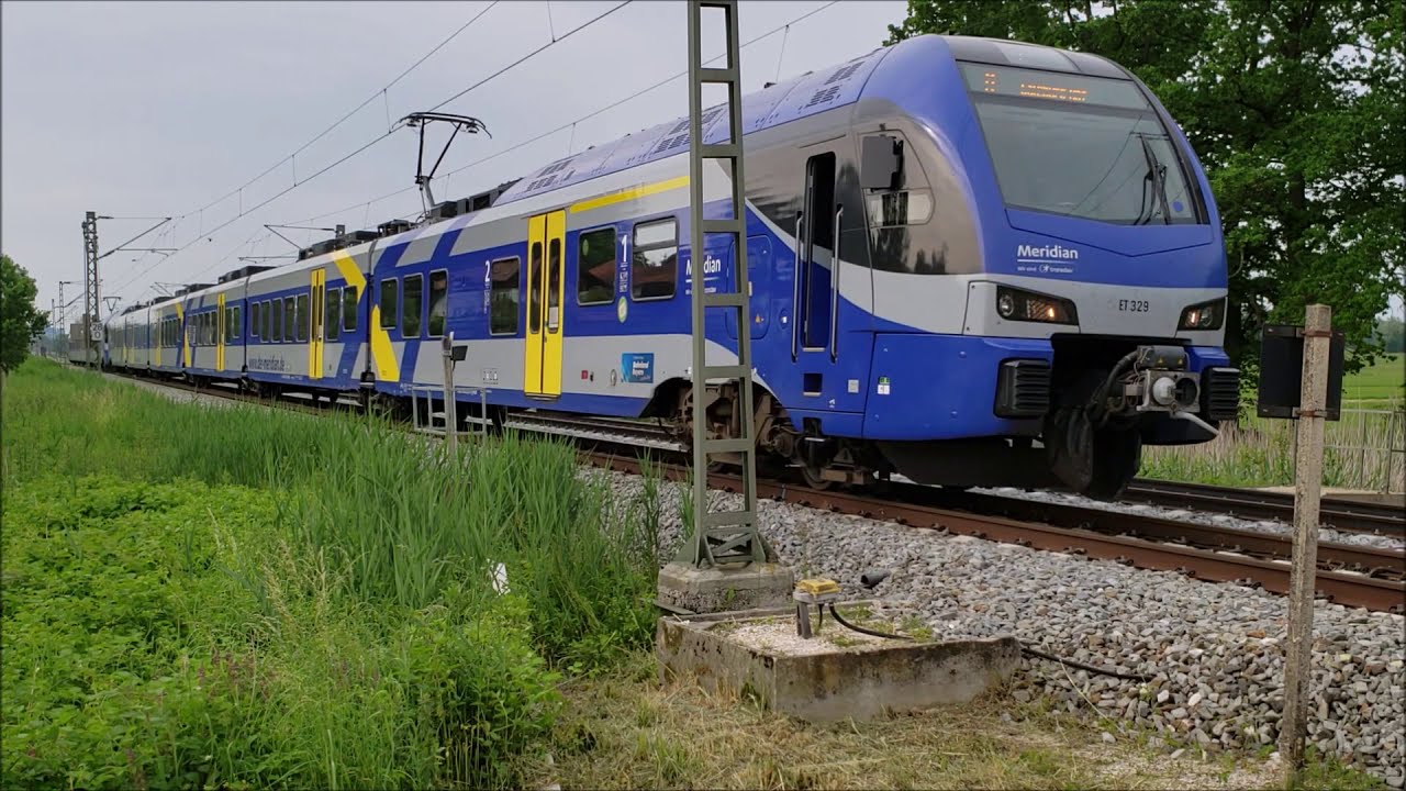 Bahnübergang bei Prien (Chiemsee) mit Störung