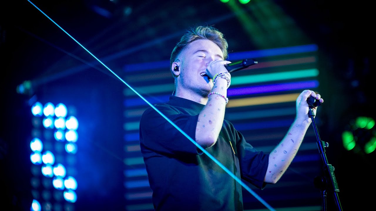Alfa - Le cose in comune (Radio Italia Live 22/11/2024) - YouTube