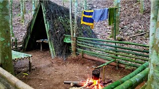 Solo Bushcraft - Survival : Knitting the fish trap basket