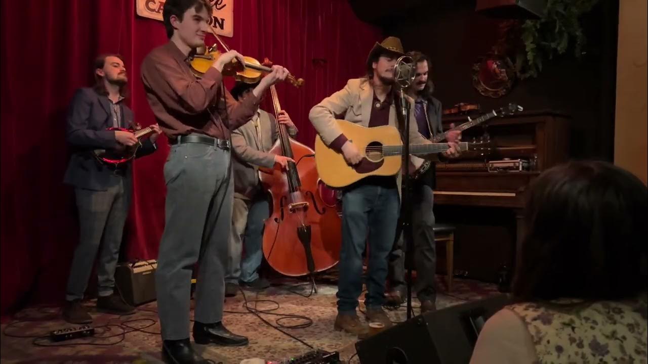 Billy Strings song Dust in a Baggie (performed live at the Cameron Opera House) Billy Strings song Dust in a Baggie (performed live at the Cameron Opera House)