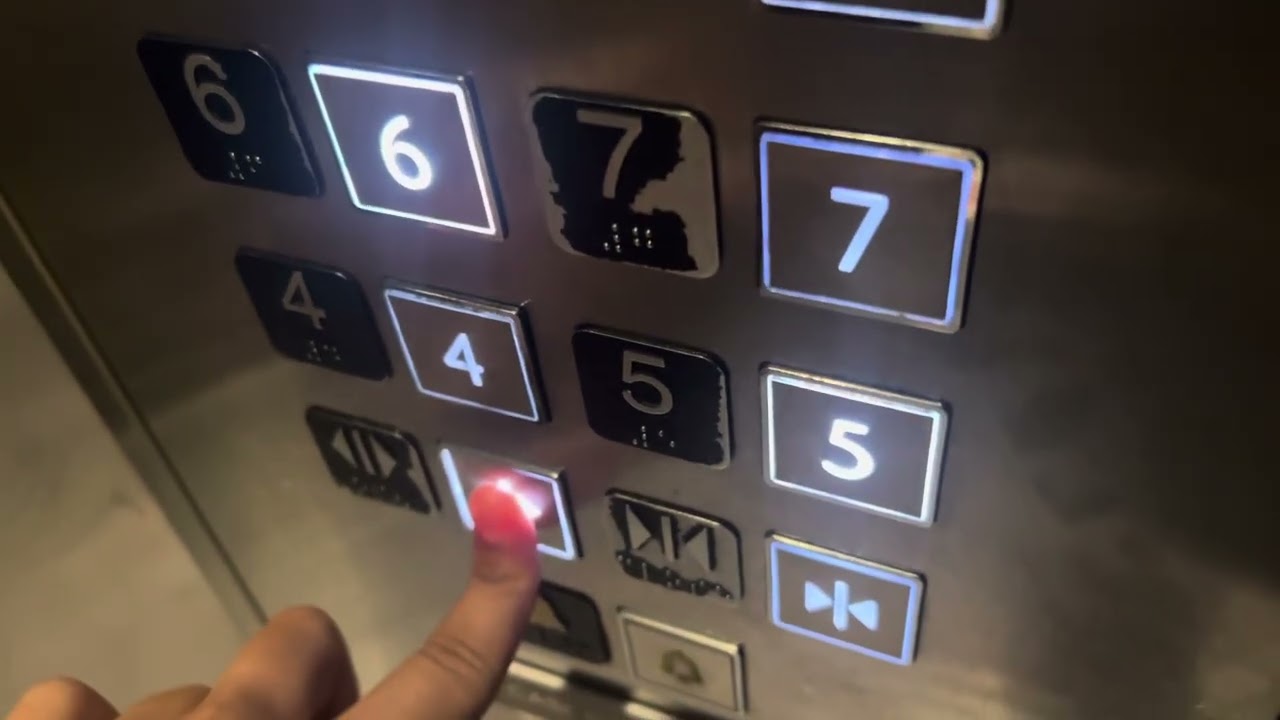 Лифт Nice Kone Traction на круизном лайнере Norwegian Gateway в Мими, Флорида, 4-16 Bank