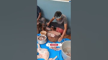 Butcher cuts sheep into pieces 🐩☠️🪓 || #shorts